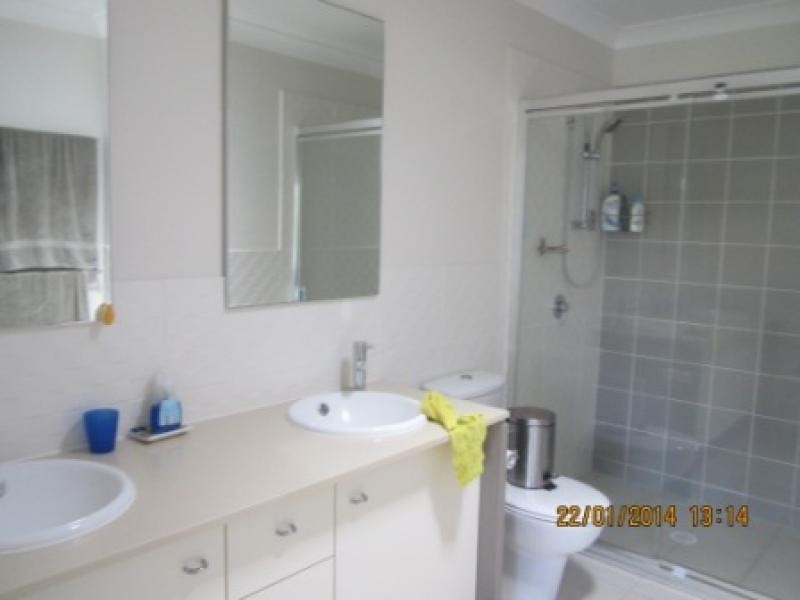 16 Surbiton Court, Carindale QLD 4152