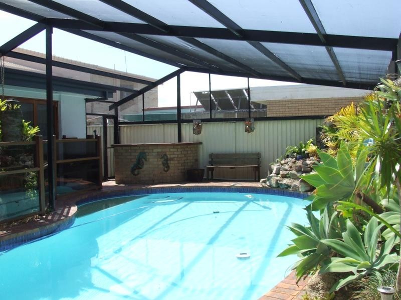3 Columbia Crt, Newport QLD 4020