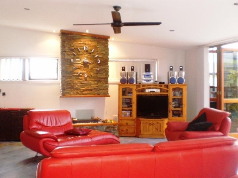 3 Columbia Crt, Newport QLD 4020