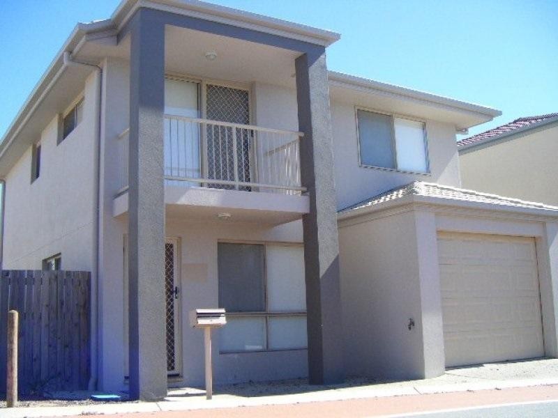 67 Johnston Street, Carina QLD 4152