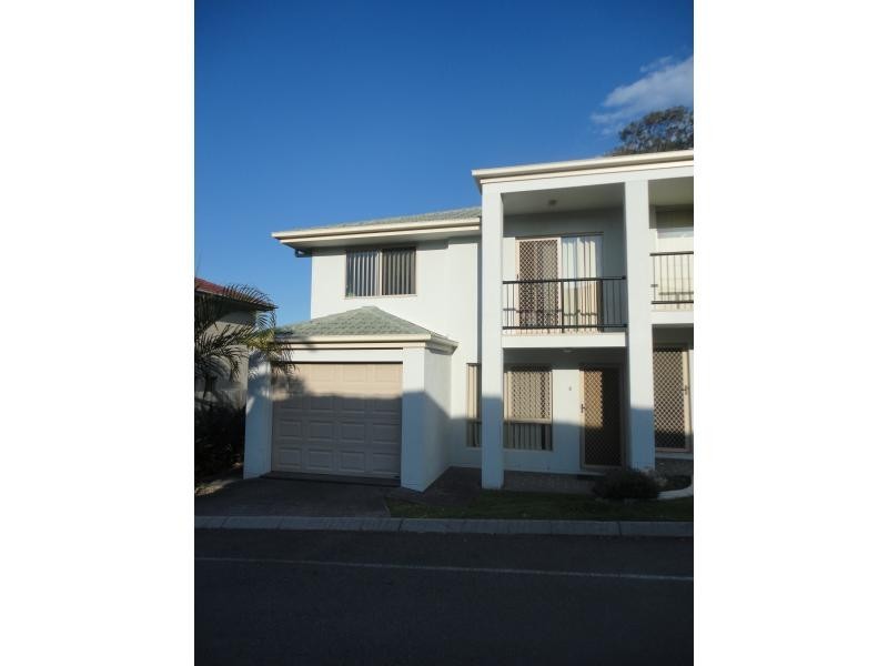 4 Johnston Street, Carina QLD 4152