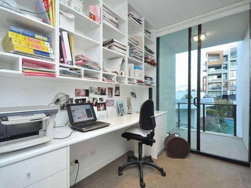 10 Pidgeon Close, West End QLD 4101