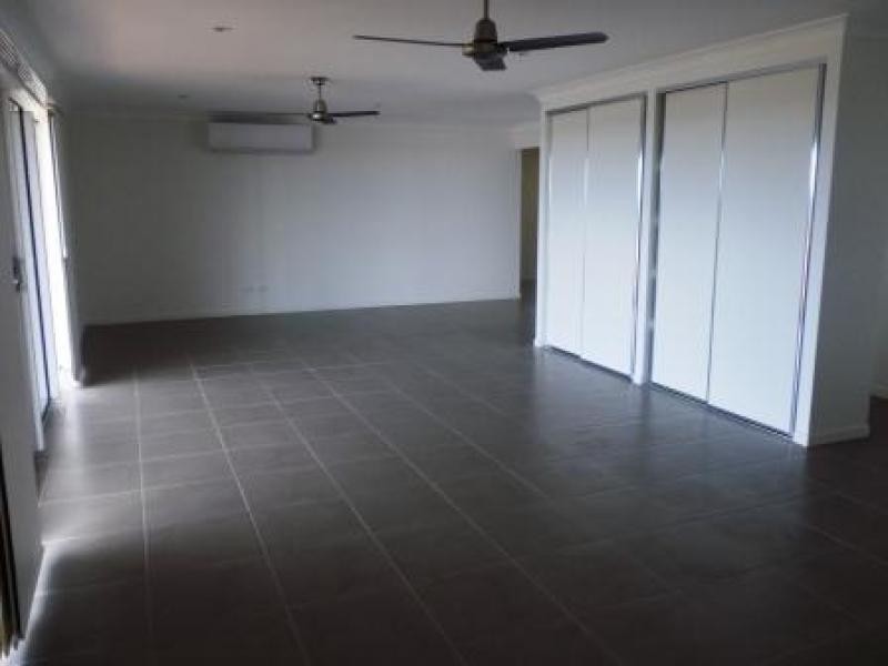 39 Sandy View Drive, Nikenbah QLD 4655