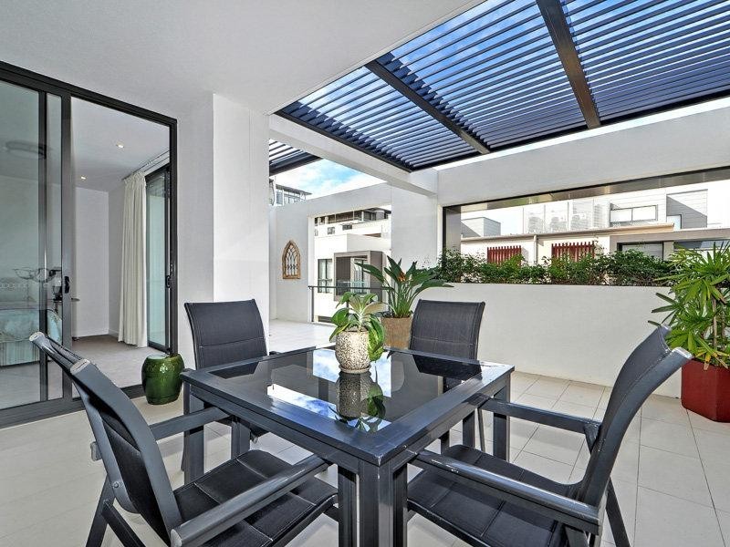 4203 Sunset Avenue, Paradise Point QLD 4216