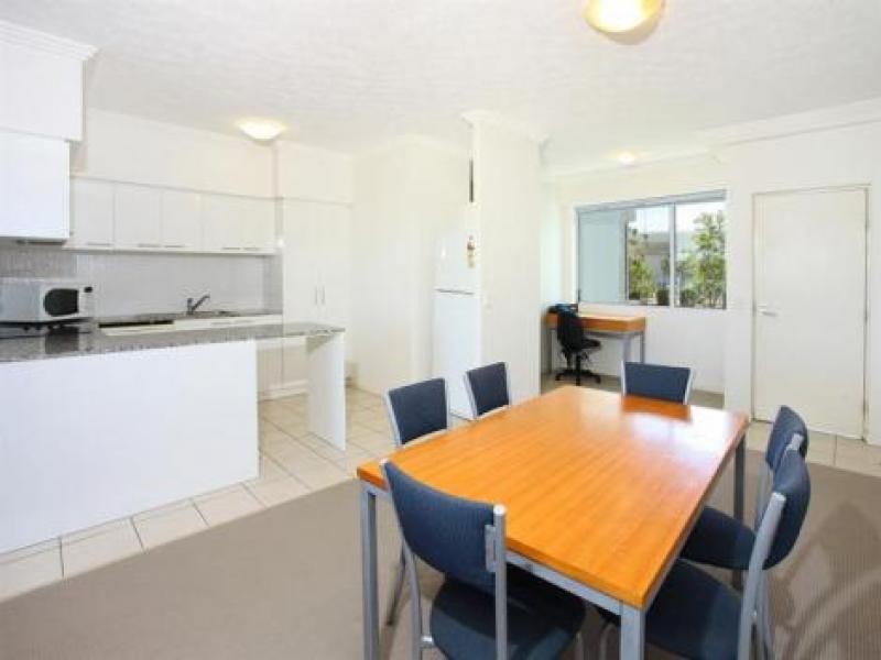 98 University Drive, Varsity Lakes QLD 4227