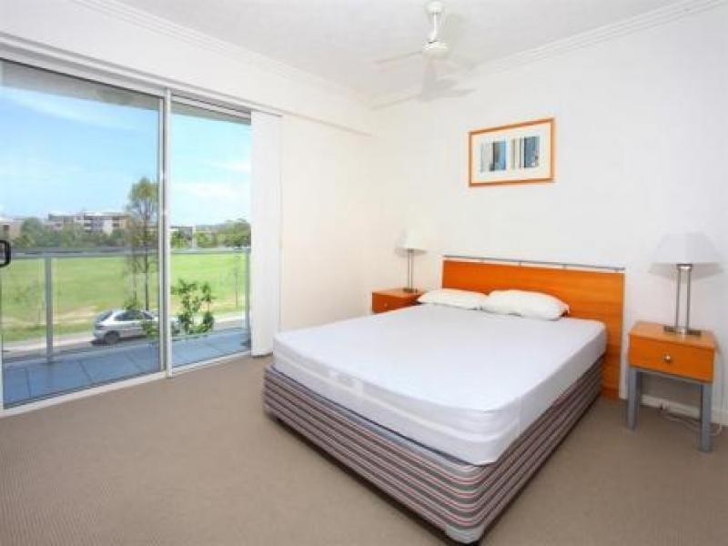 98 University Drive, Varsity Lakes QLD 4227