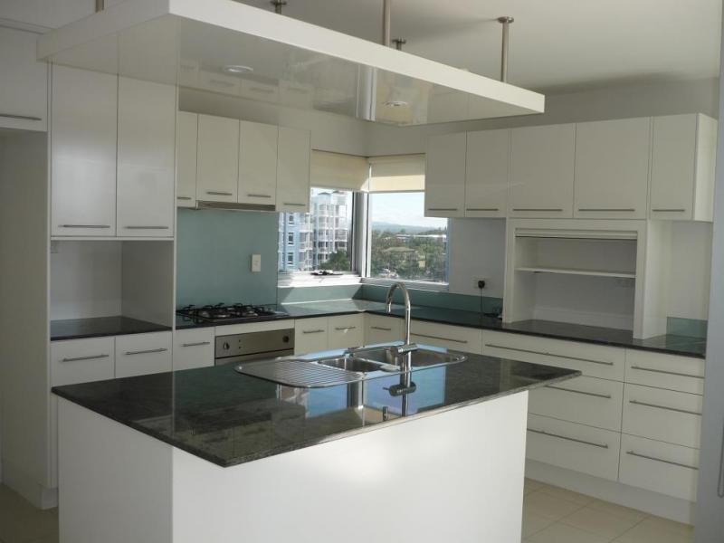 19 Mermaid Avenue, Broadbeach QLD 4218
