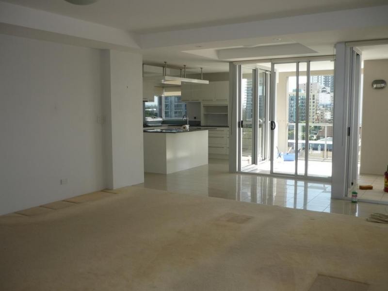 19 Mermaid Avenue, Broadbeach QLD 4218