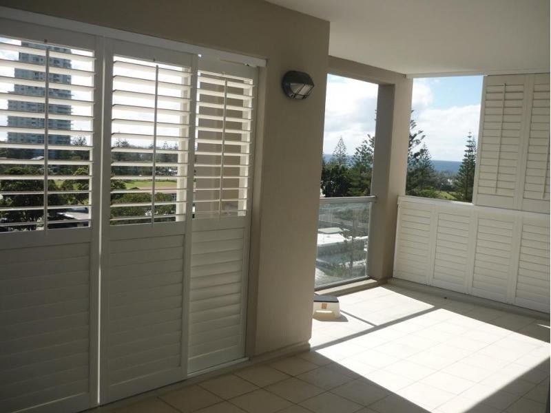 19 Mermaid Avenue, Broadbeach QLD 4218