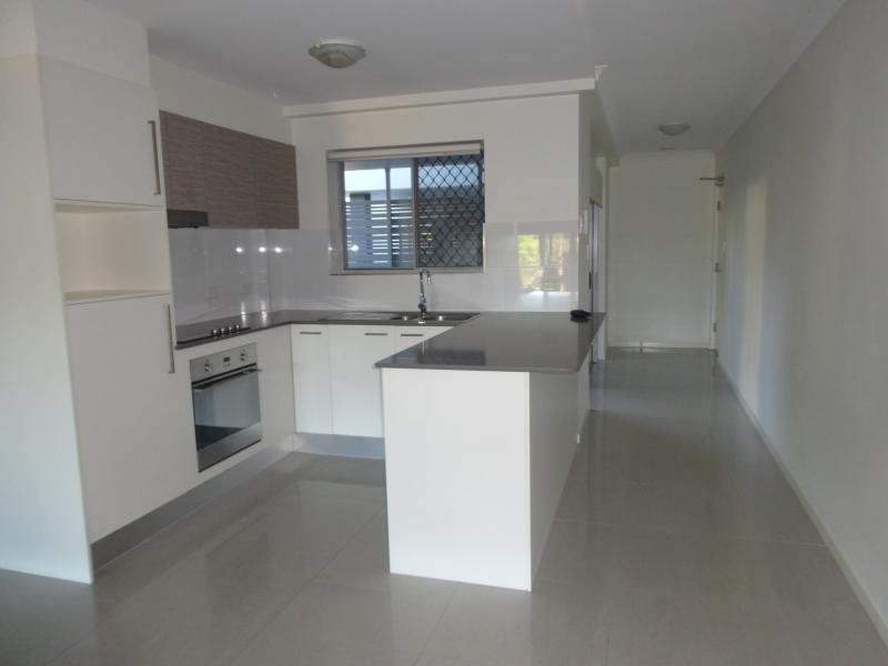 28 Carl Street, Woolloongabba QLD 4102