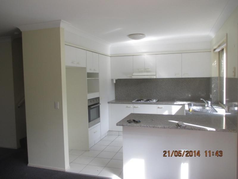 32 RIVERVIEW ROAD, Nerang QLD 4211