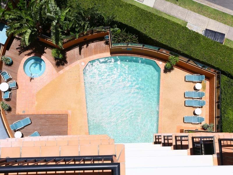 32 Surf Parade, Broadbeach QLD 4218