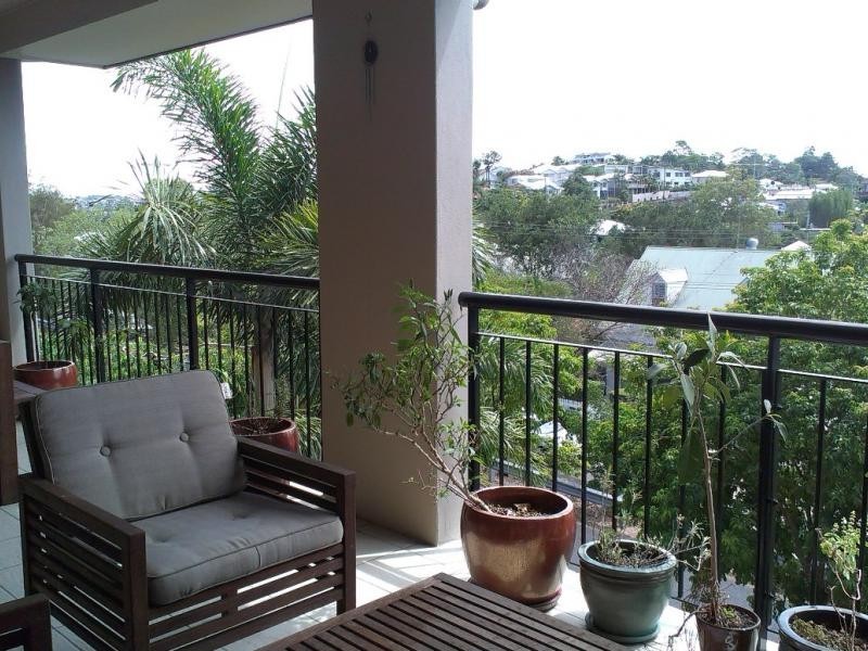 70 Norman Crescent, Norman Park QLD 4170