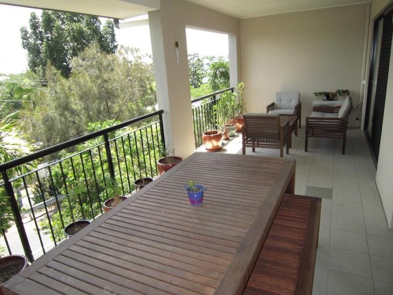 70 Norman Crescent, Norman Park QLD 4170