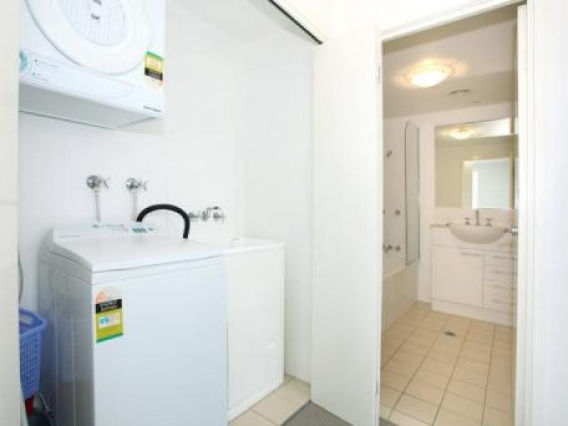 98 University Drive, Varsity Lakes QLD 4227