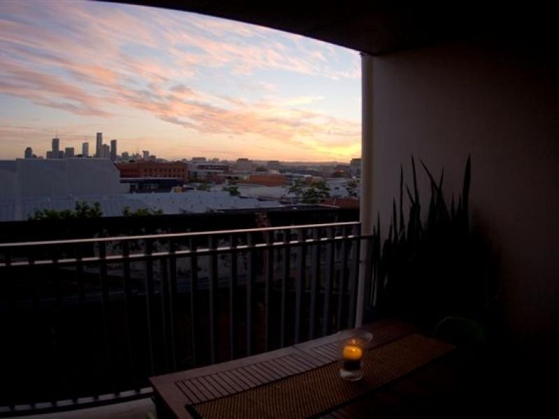 8 Skyring Terrace, Teneriffe QLD 4005