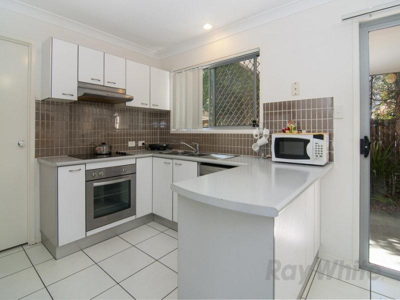93 LAKEWOOD AVE, Parkinson QLD 4115