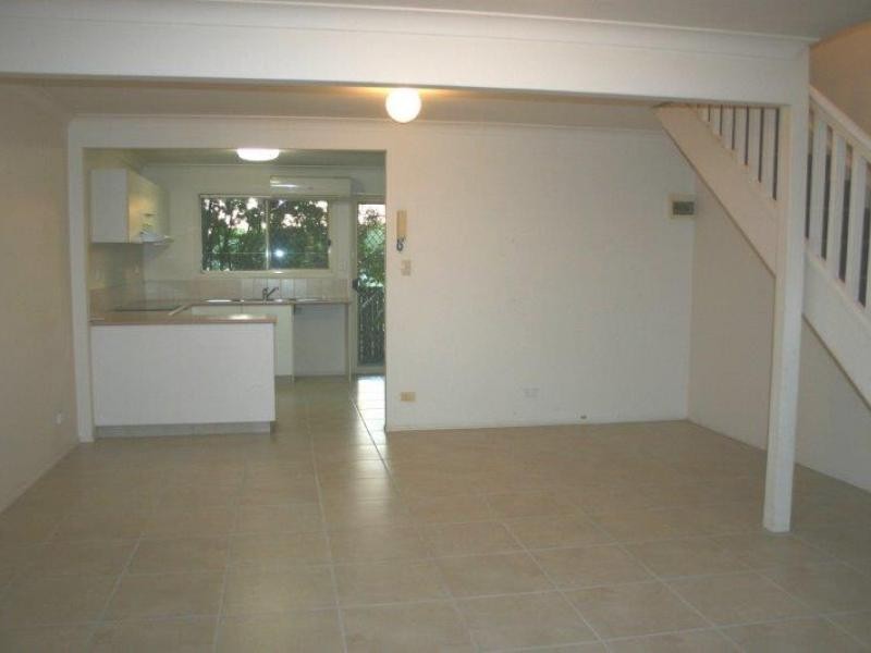 60 Whitby, Southport QLD 4215