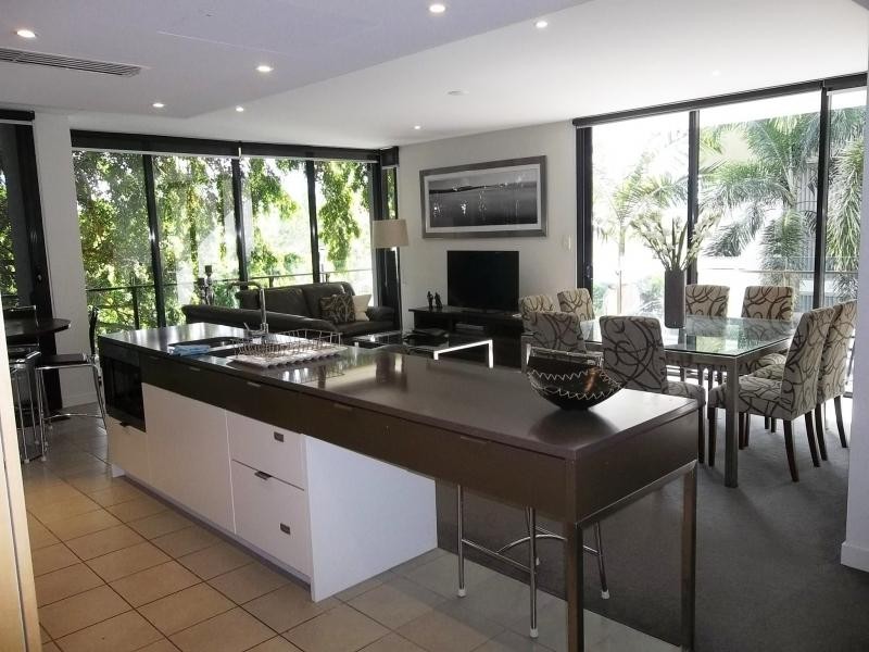 10 Pidgeon Close, West End QLD 4101