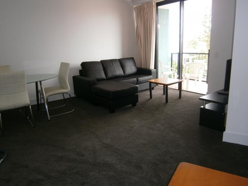 32 Surf Parade, Broadbeach QLD 4218