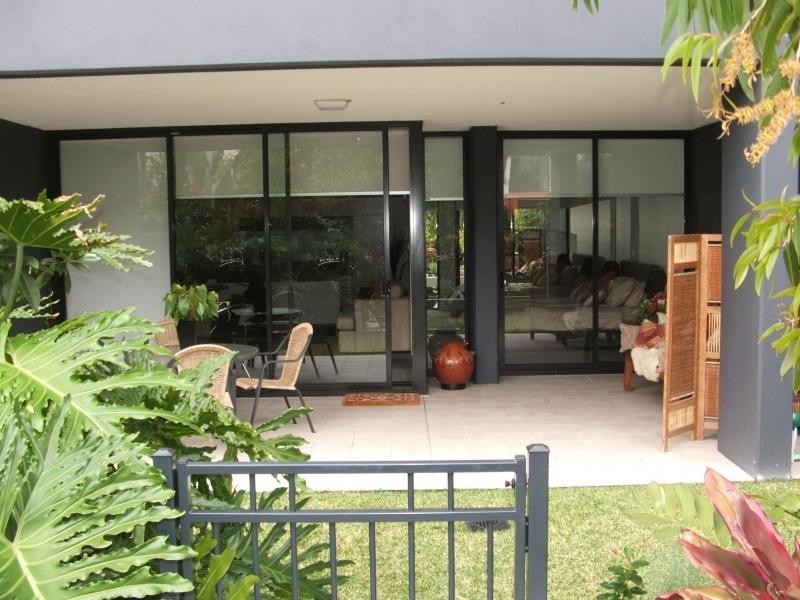10 Pidgeon Close, West End QLD 4101