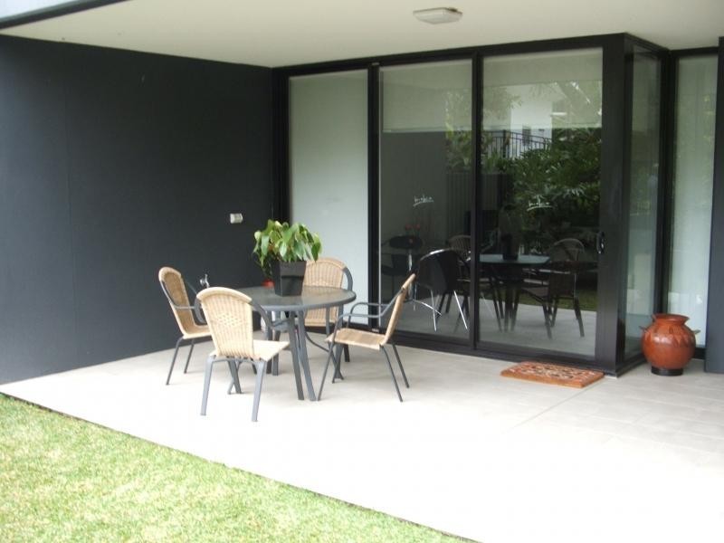 10 Pidgeon Close, West End QLD 4101