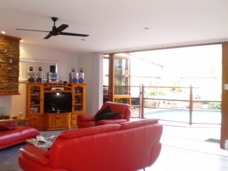 3 Columbia Court, Newport QLD 4020