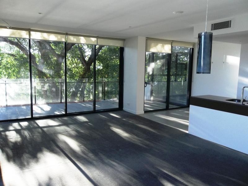 10 Pidgeon Close, West End QLD 4101