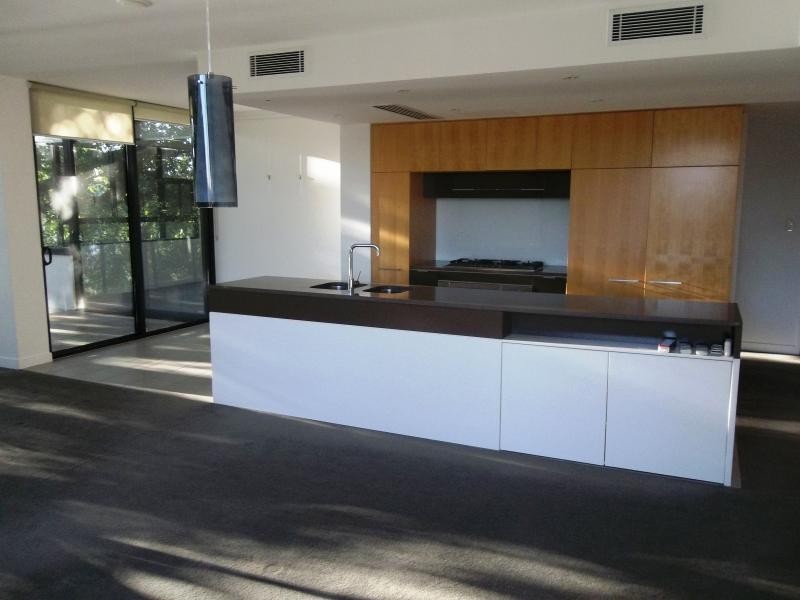 10 Pidgeon Close, West End QLD 4101