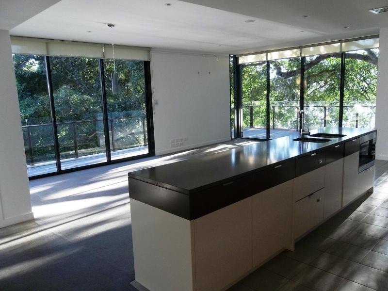 10 Pidgeon Close, West End QLD 4101