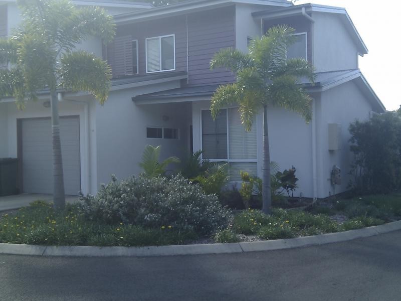 71 Elizabeth st, Urangan QLD 4655