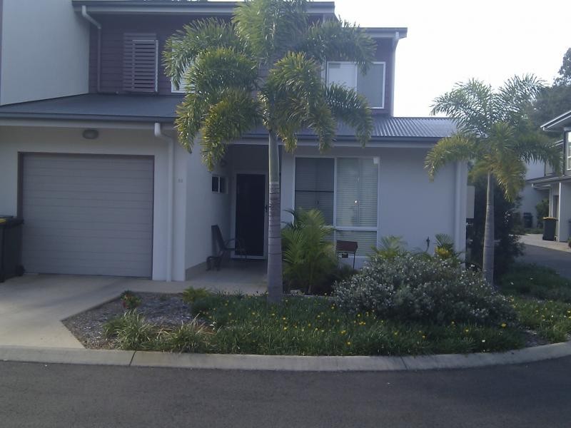 71 Elizabeth st, Urangan QLD 4655