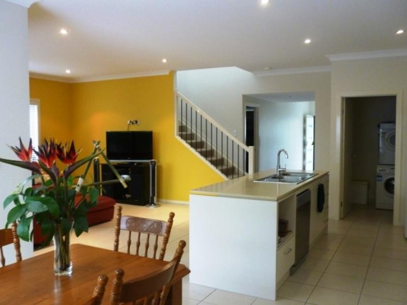 16 Surbiton Court, Carindale QLD 4152