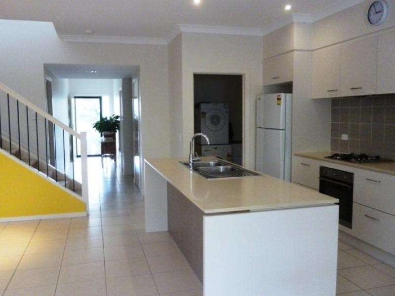 16 Surbiton Court, Carindale QLD 4152