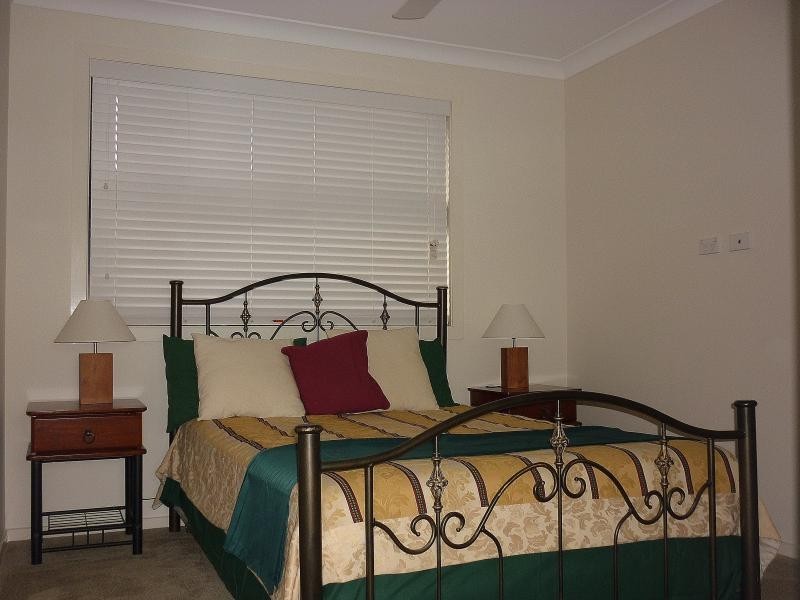 16 Surbiton Court, Carindale QLD 4152