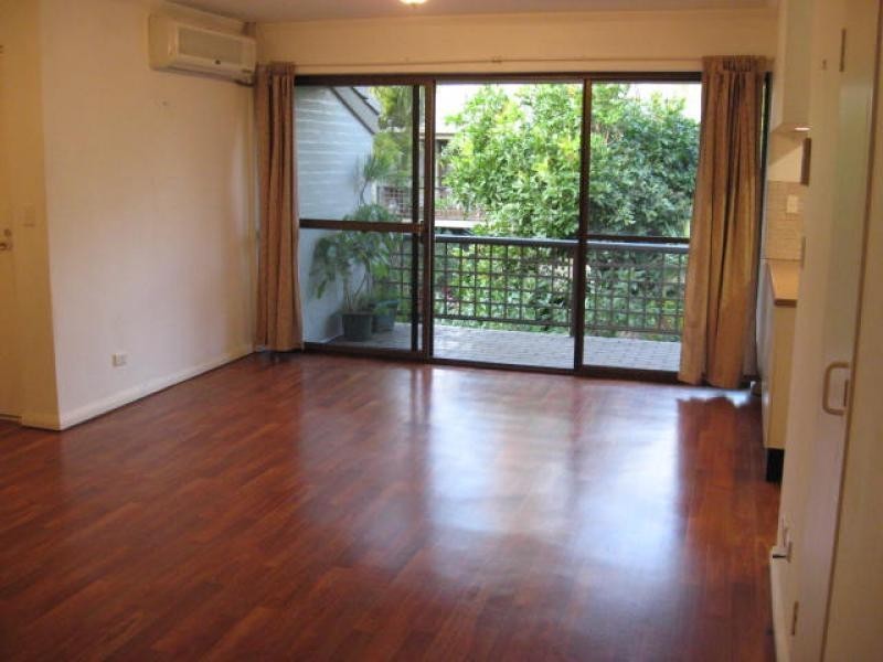 111 Markeri Street, Mermaid Waters QLD 4218