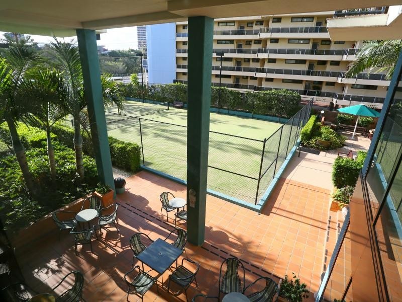 32 Surf Parade, Broadbeach QLD 4218