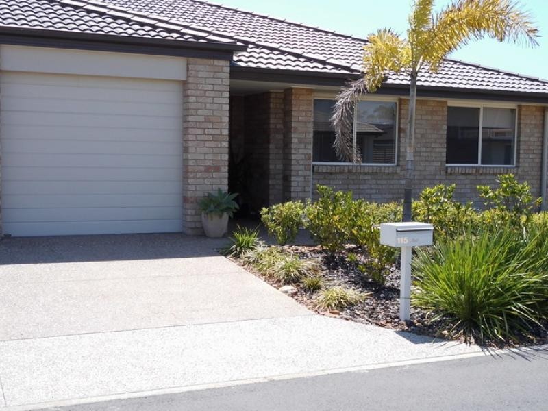 230 Pulgul St, Urangan QLD 4655