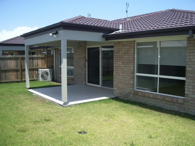 230 Pulgul St, Urangan QLD 4655