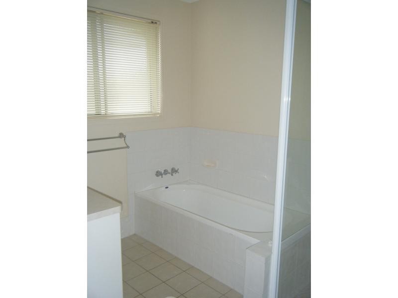 32 Johnston Street, Carina QLD 4152