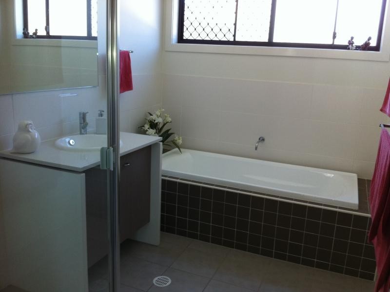 16 Surbiton Court, Carindale QLD 4152