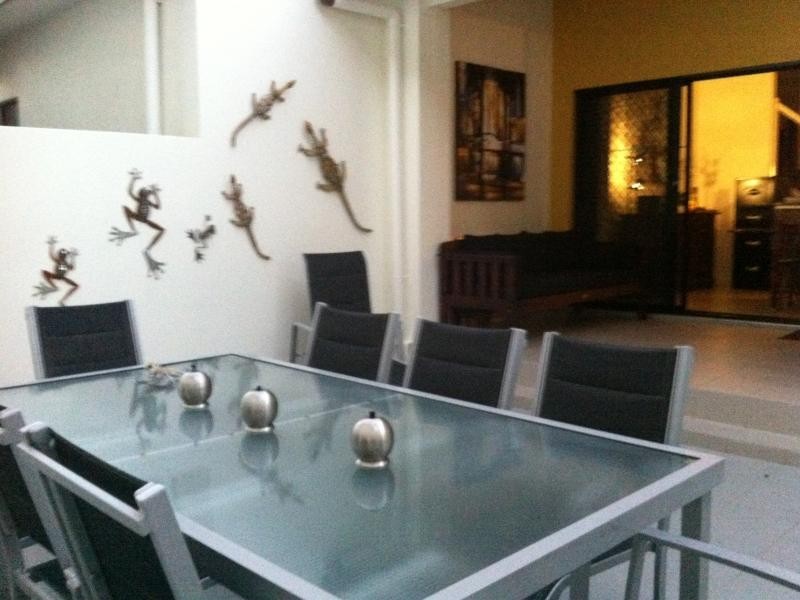 16 Surbiton Court, Carindale QLD 4152