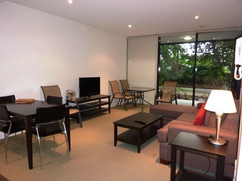 10 Pidgeon Close, West End QLD 4101