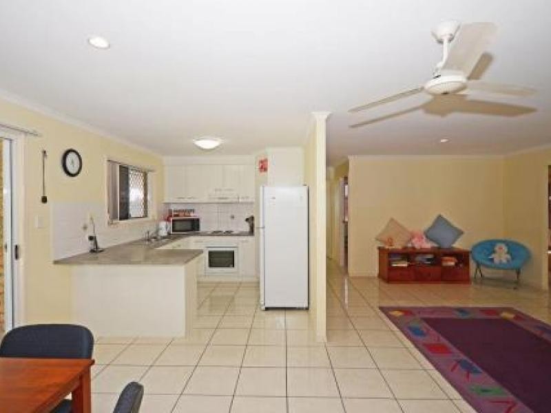 10 Isis Crt, Eli Waters QLD 4655