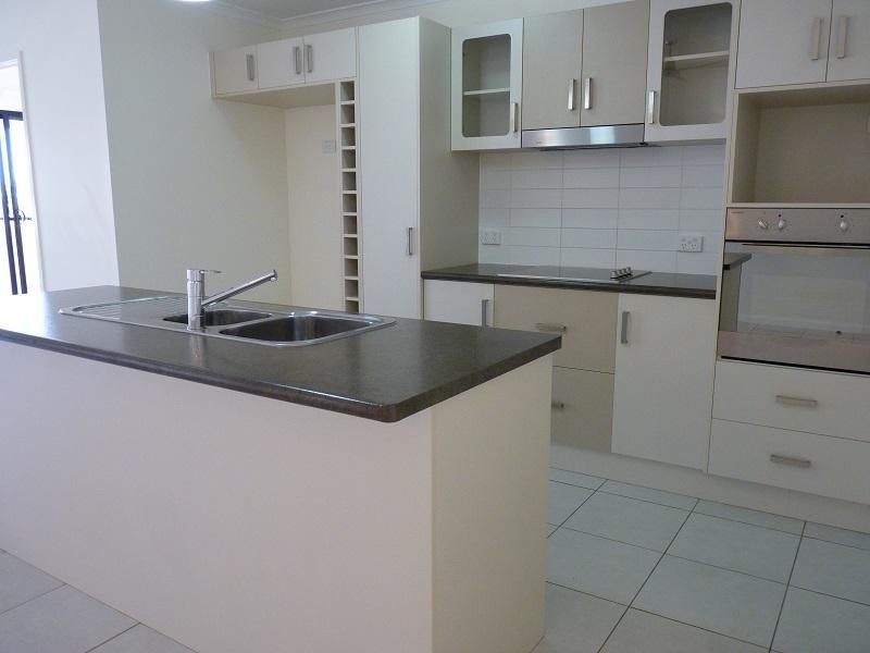 6-24 Henry Street, West End QLD 4810