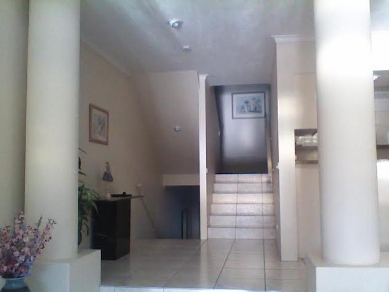 125 Santa Cruz Blvd, Clear Island Waters QLD 4226