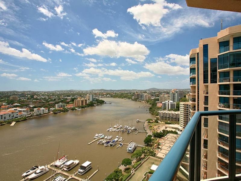 8 Goodwin Street, Kangaroo Point QLD 4169