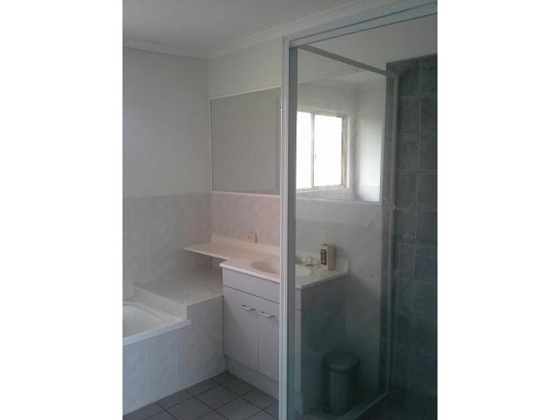 10 Adrian Place, Wishart QLD 4122