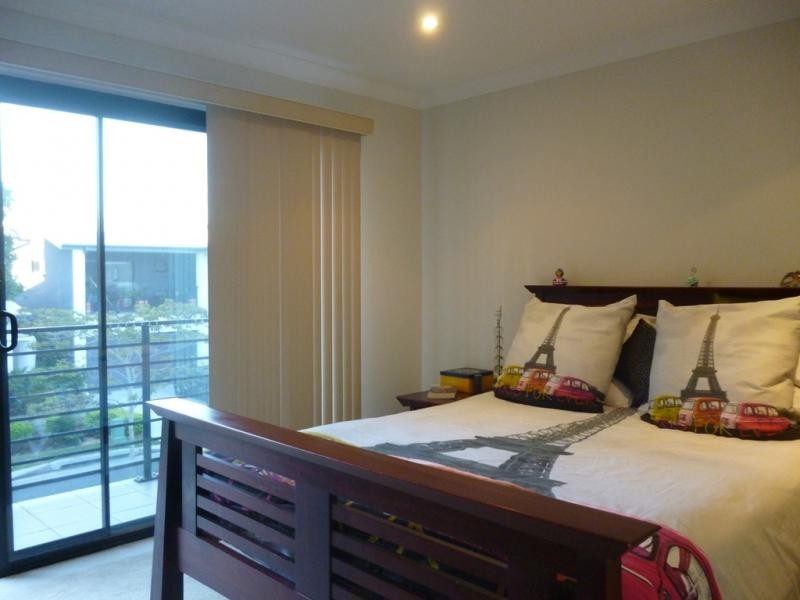 16 Surbiton Court, Carindale QLD 4152