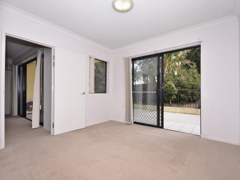 70 Norman Crescent, Norman Park QLD 4170